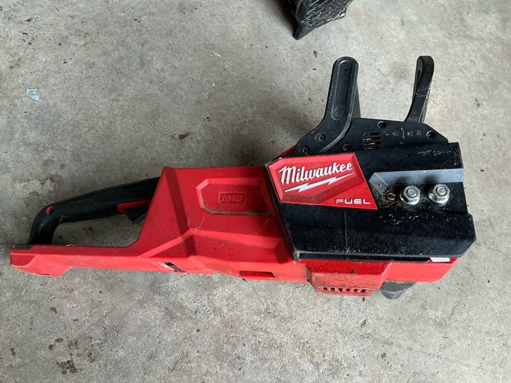 #114-•-milwaukee-m18-fuel-blower,-chainsaw-powerhead,-and-rapid-charger-image-12