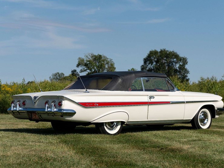 1961-chevrolet-impala-convertible-unrestored-original-image-7