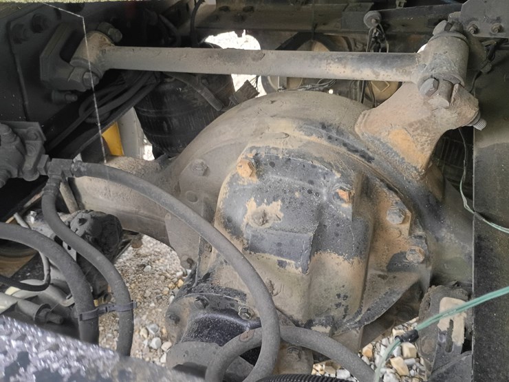 2003-freightliner-fl106-image-68