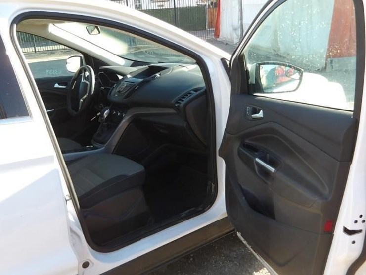 2015-ford-escape-image-11