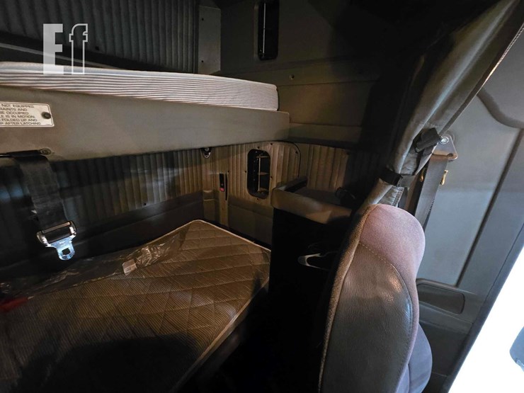 2009-kenworth-t800-image-18