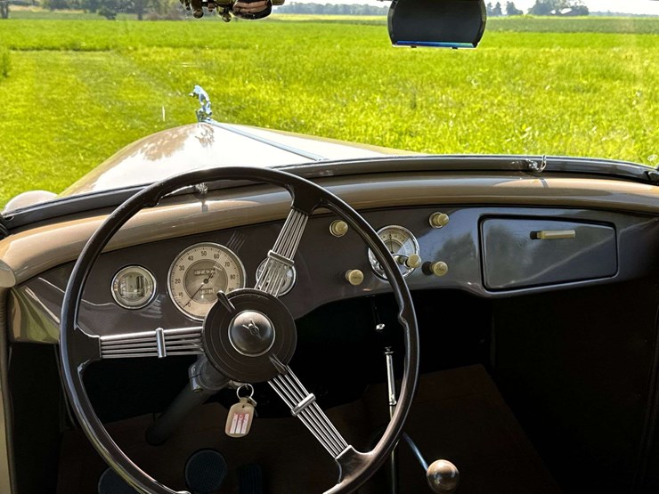 1935-ford-deluxe-phaeton-image-88