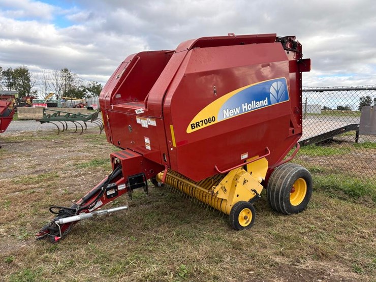 2008-new-holland-br7060-image-2