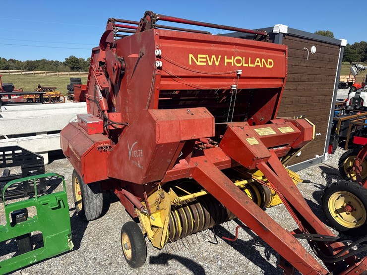 new-holland-846-image-2