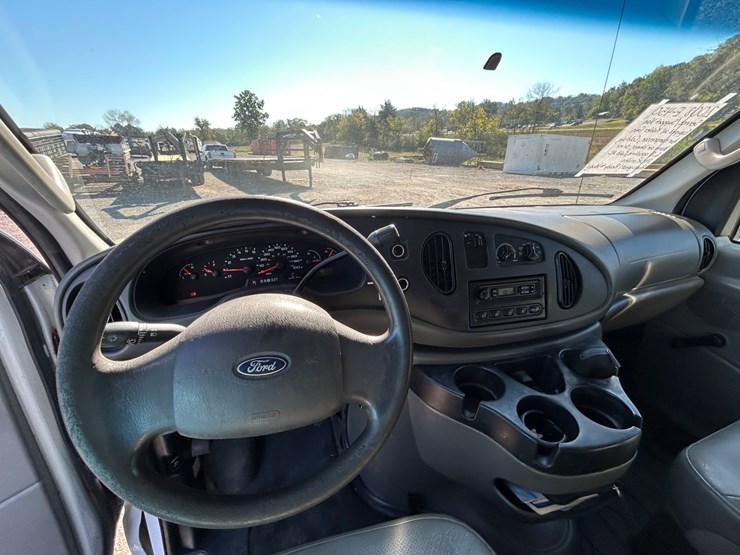 2008-ford-e450-image-11