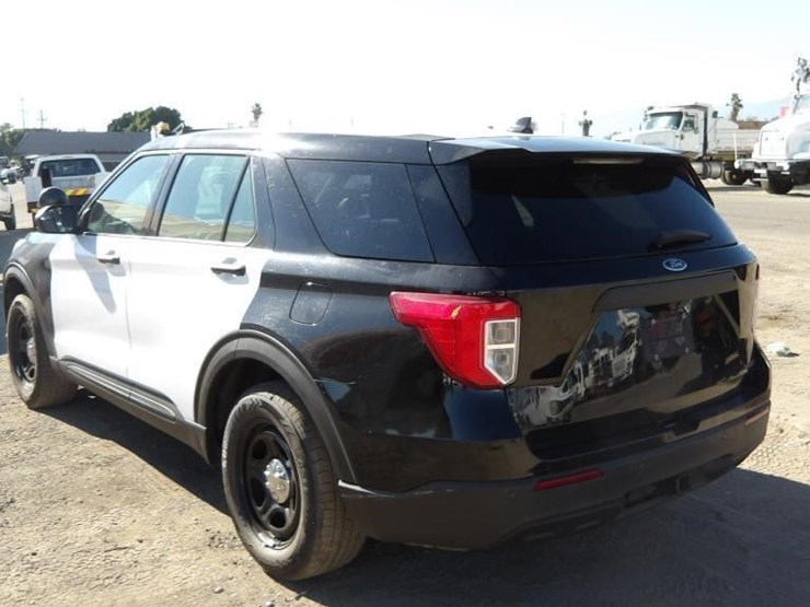 2020-ford-explorer-image-4