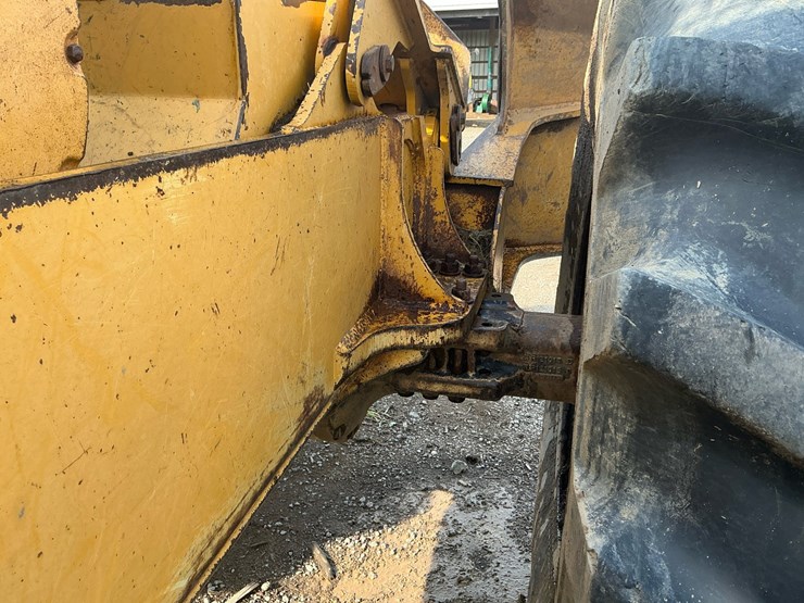 deere-640g-image-32