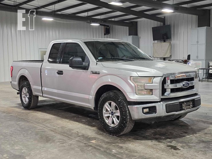 2015-ford-f150-xlt-image-2