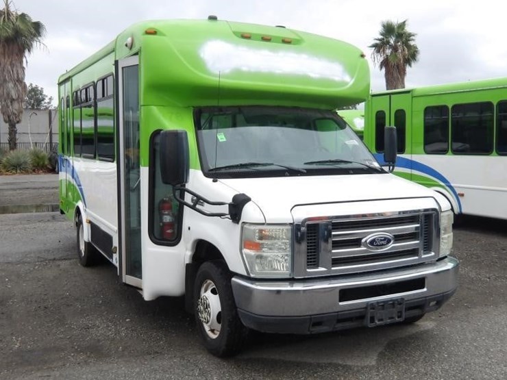 2016-ford-e450-image-2