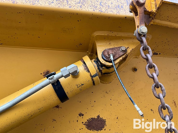 2013-caterpillar-740b-image-13