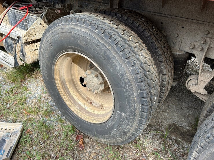 2013-international-prostar-image-9