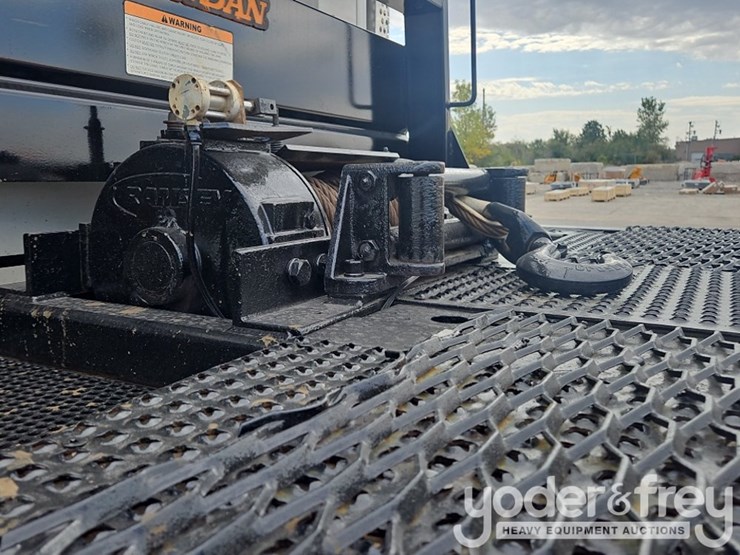 2017-kenworth-t880-image-27