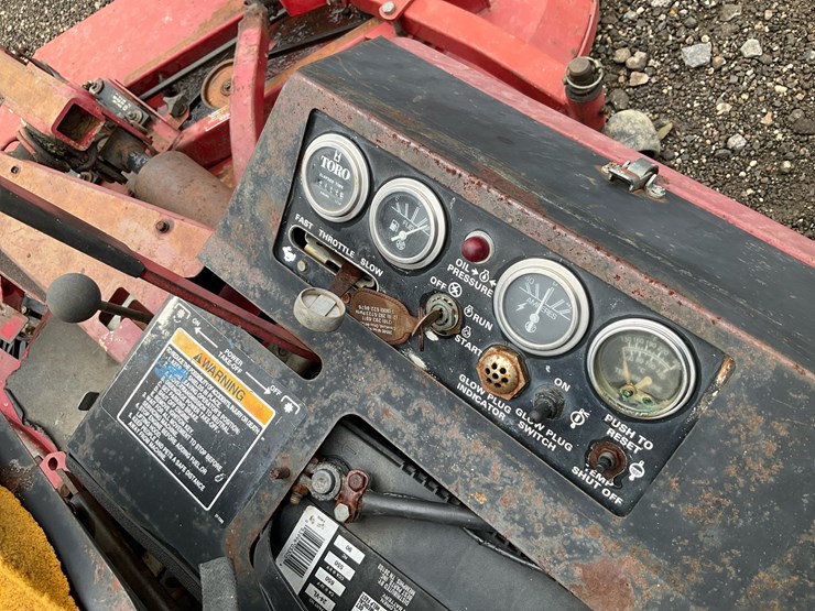 toro-groundsmaster-325d-image-8