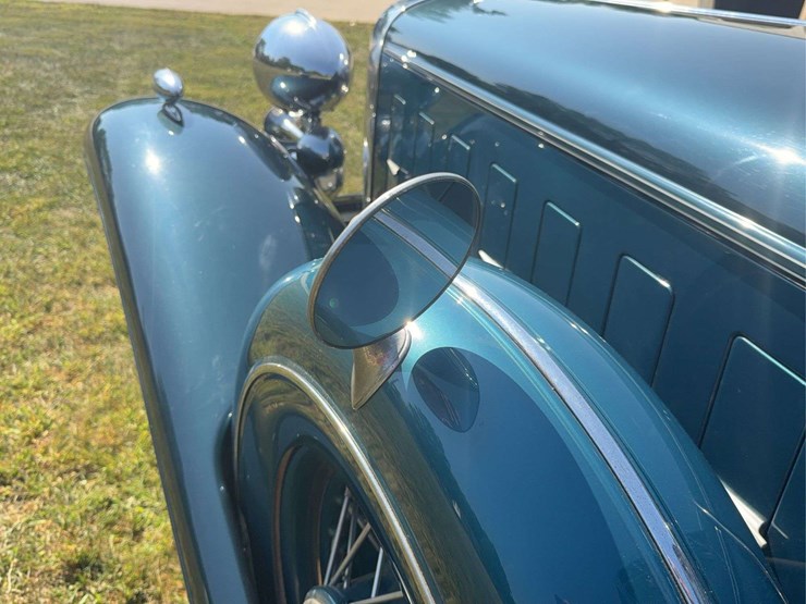 1932-cadillac-v-16-fleetwood-image-23