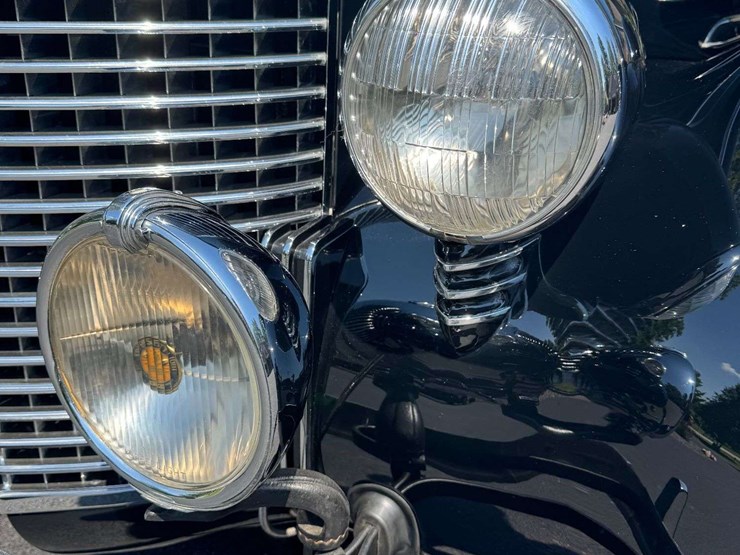 1939-cadillac-series-90-v-16-convertible-coupe-image-20