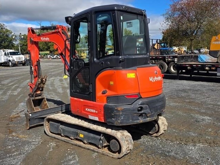2025-kubota-kx033-4-image-4