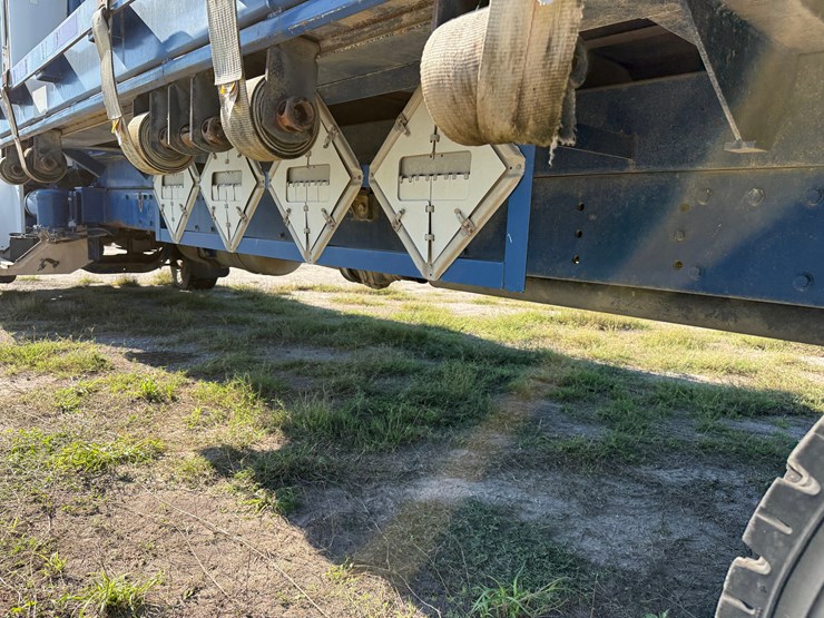 1990-peterbilt-357-image-11