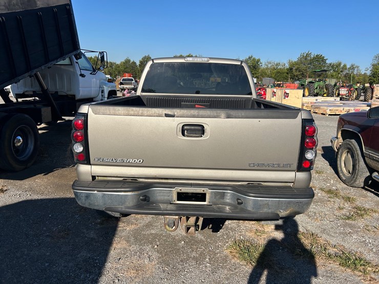 2004-chevrolet-1500-image-5