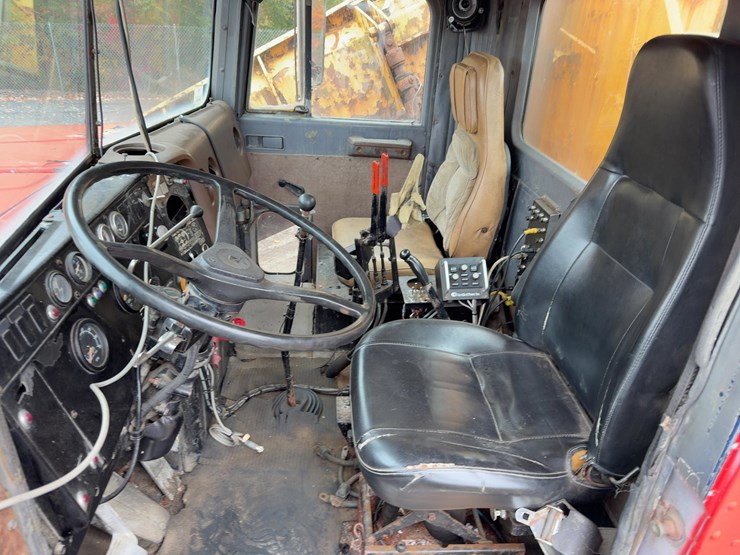 1987-international-f5070-image-18