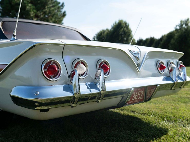1961-chevrolet-impala-convertible-unrestored-original-image-28