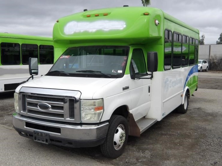 2016-ford-e450-image-1