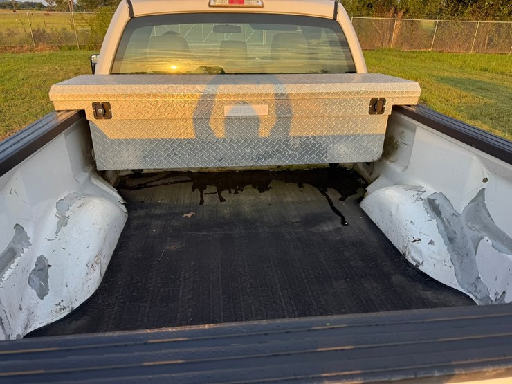 2014-ford-f150-xl-image-19