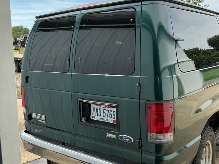 2009-ford-e350-image-4