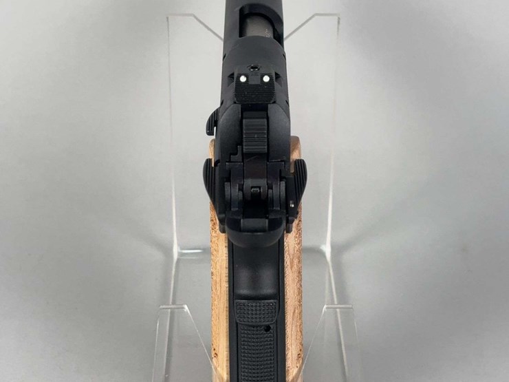 browning-black-label-1911-22-.22-lr-pistol-sn#-51eyv51451,-manual,-with-soft-case,-in-original-box-image-6