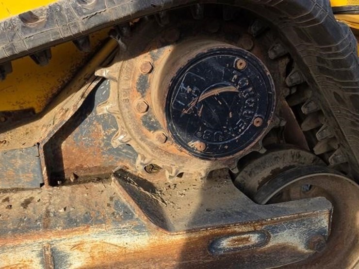 2019-deere-333g-image-30