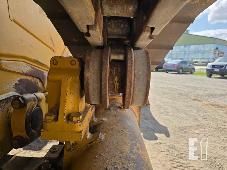 2019-caterpillar-d6t-xl-image-40