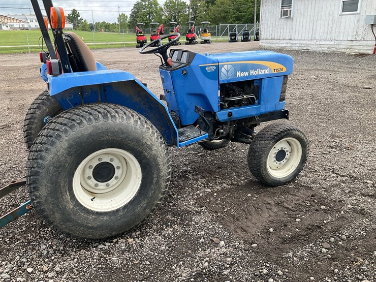 new-holland-t1520-image-4