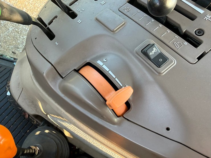 2019-john-deere-5090e-image-79