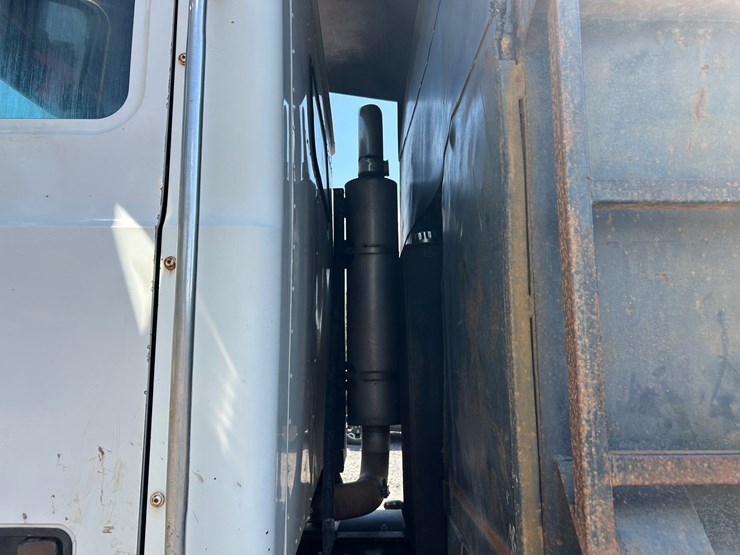 1994-mack-ch613-image-46
