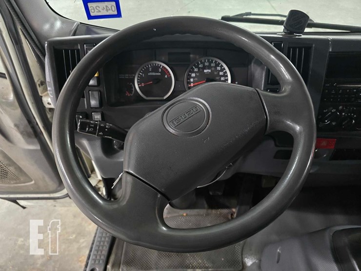 2011-isuzu-nrr-image-10