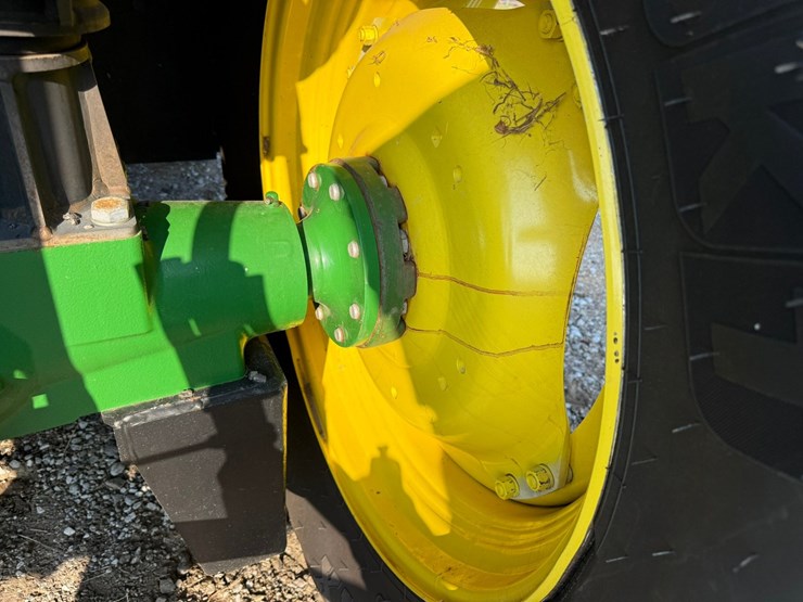 2017-john-deere-6110m-image-18