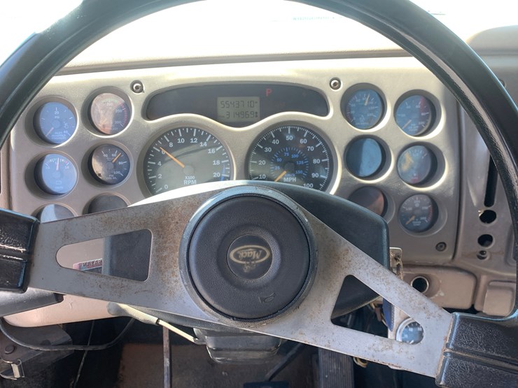 2001-mack-ch613-image-16