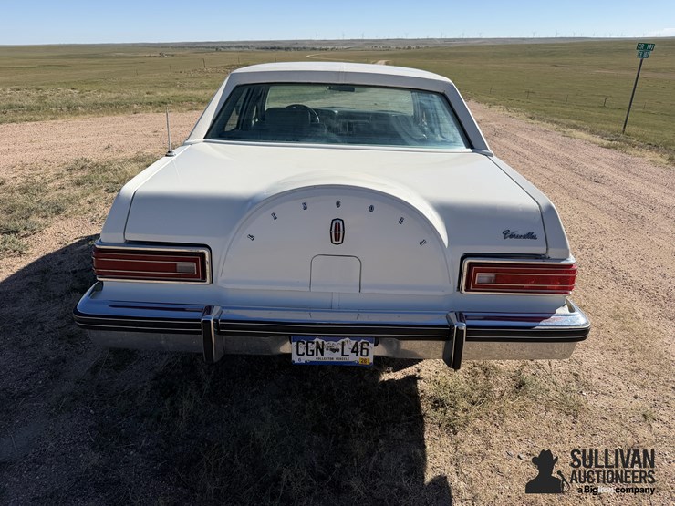 1977-lincoln-versailles-4-door-luxury-sedan-image-6