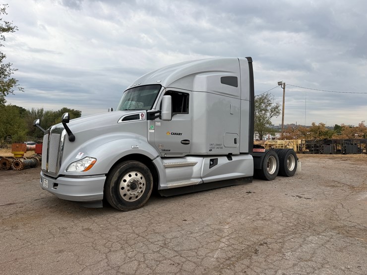 2020-kenworth-t680-image-1