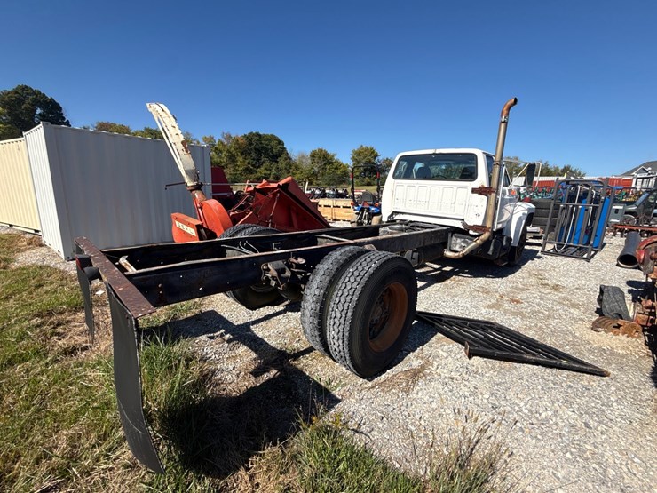 ford-f800-image-4