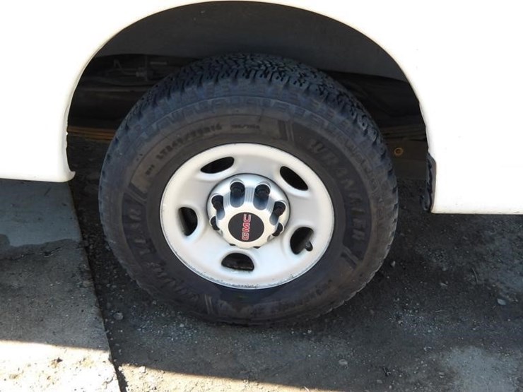 2016-utility-van-image-7