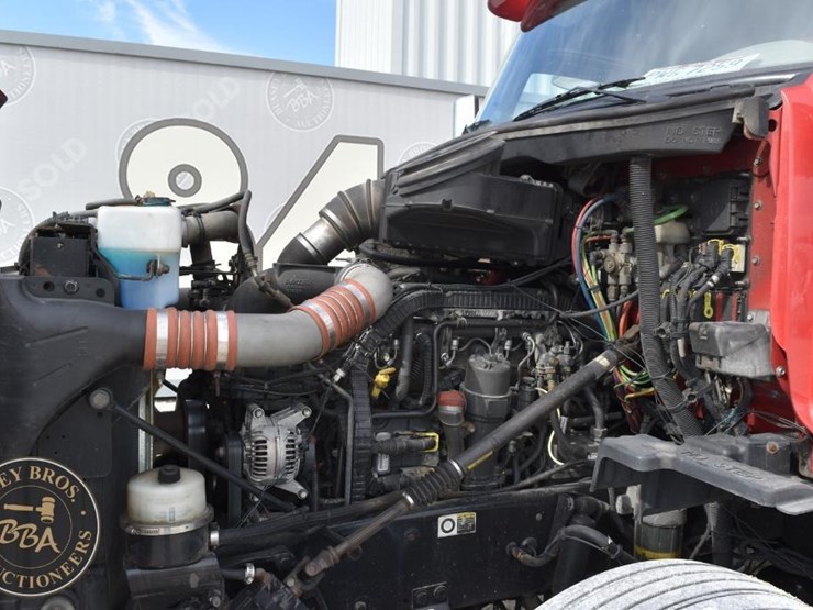 2014-peterbilt-579-image-24