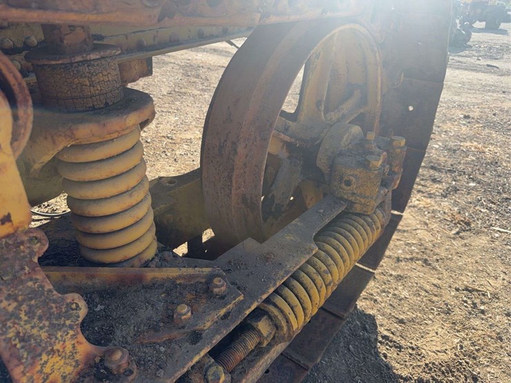 caterpillar-60-image-17