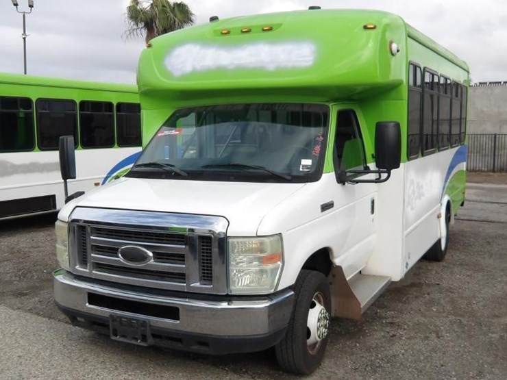 2016-ford-e450-image-1
