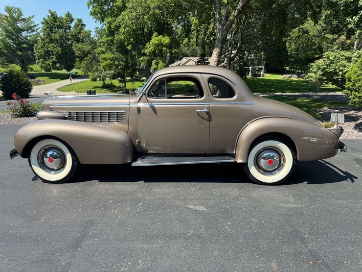 1937-lasalle-series-50-five-passenger-coupe-image-1