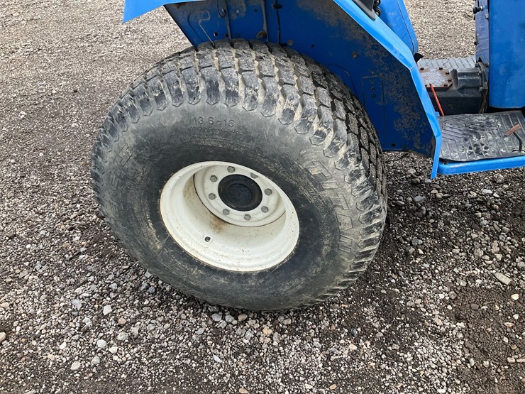 new-holland-t1520-image-16