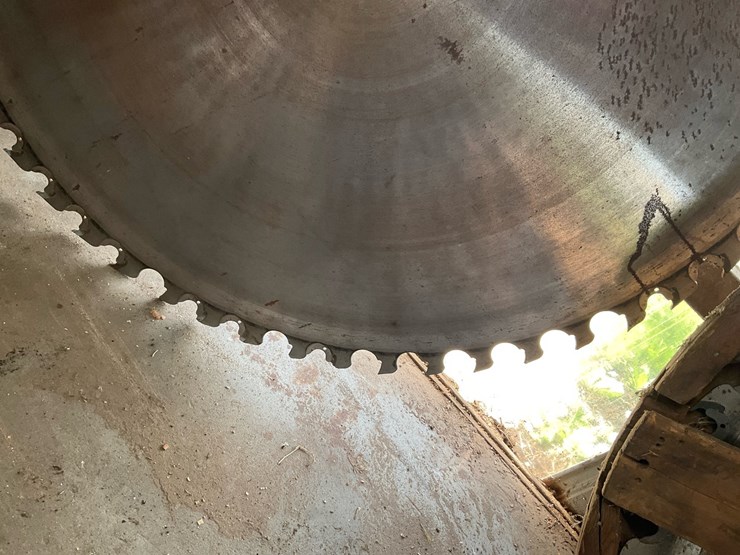 #138-•-56”-insert-tooth-circular-sawmill-blade-image-4