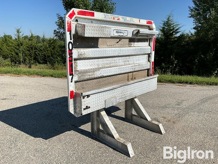 koneta-diamond-brite-aluminum-truck-headache-rack-image-3