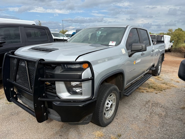 2021-chevrolet-silverado-2500hd-image-2