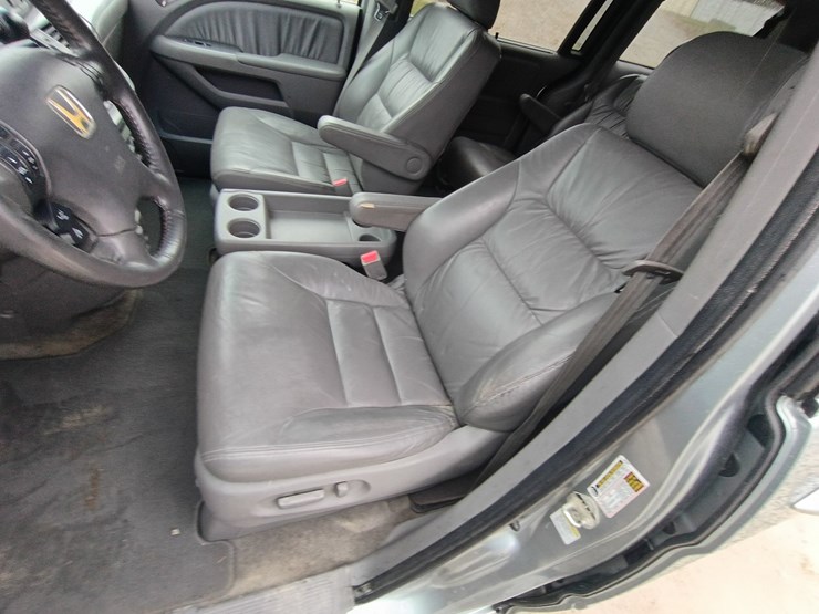 2008-honda-odyssey-image-25