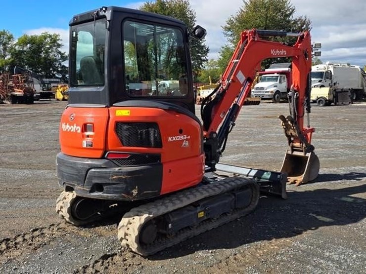 2025-kubota-kx033-4-image-3